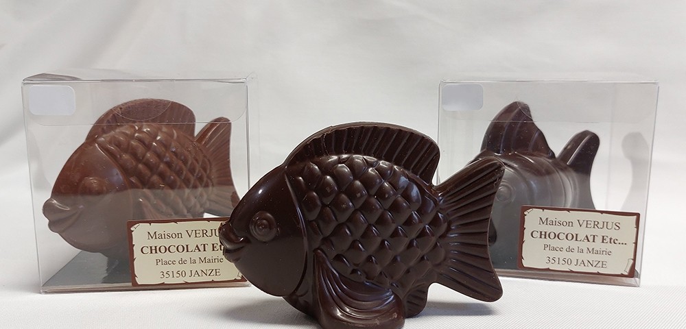 Boulangerie-Chocolaterie-Verjus-Janze-composition-poisson-chocolat-Pu244