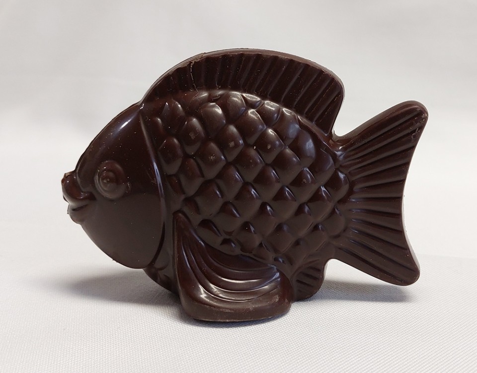 Boulangerie-Chocolaterie-Verjus-Janze-composition-poisson-chocolat-Vr589
